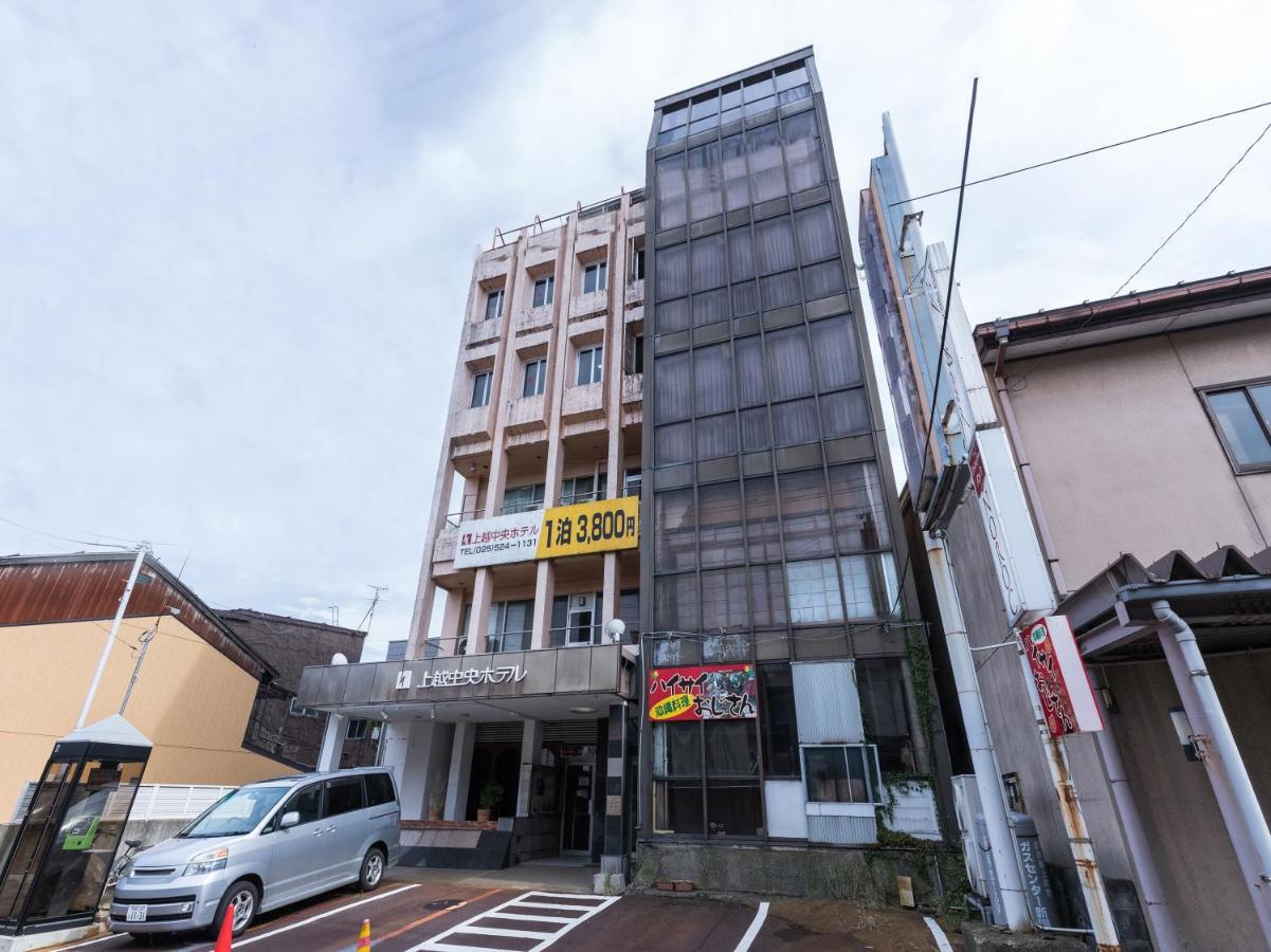Oyo Joetsu Central Hotel Takada-Nakamachi Buitenkant foto